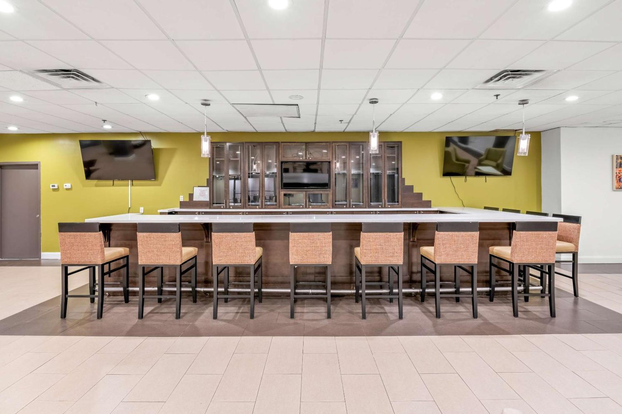 夏洛特机场雷迪森酒店 外观 照片